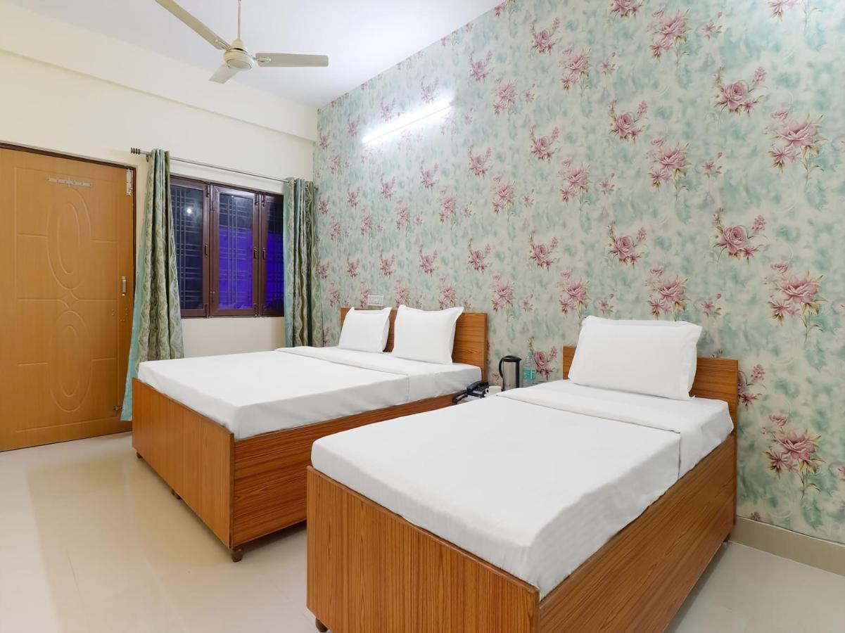 Oyo 84661 Lakshmi Home Stay Jhājra Exteriör bild