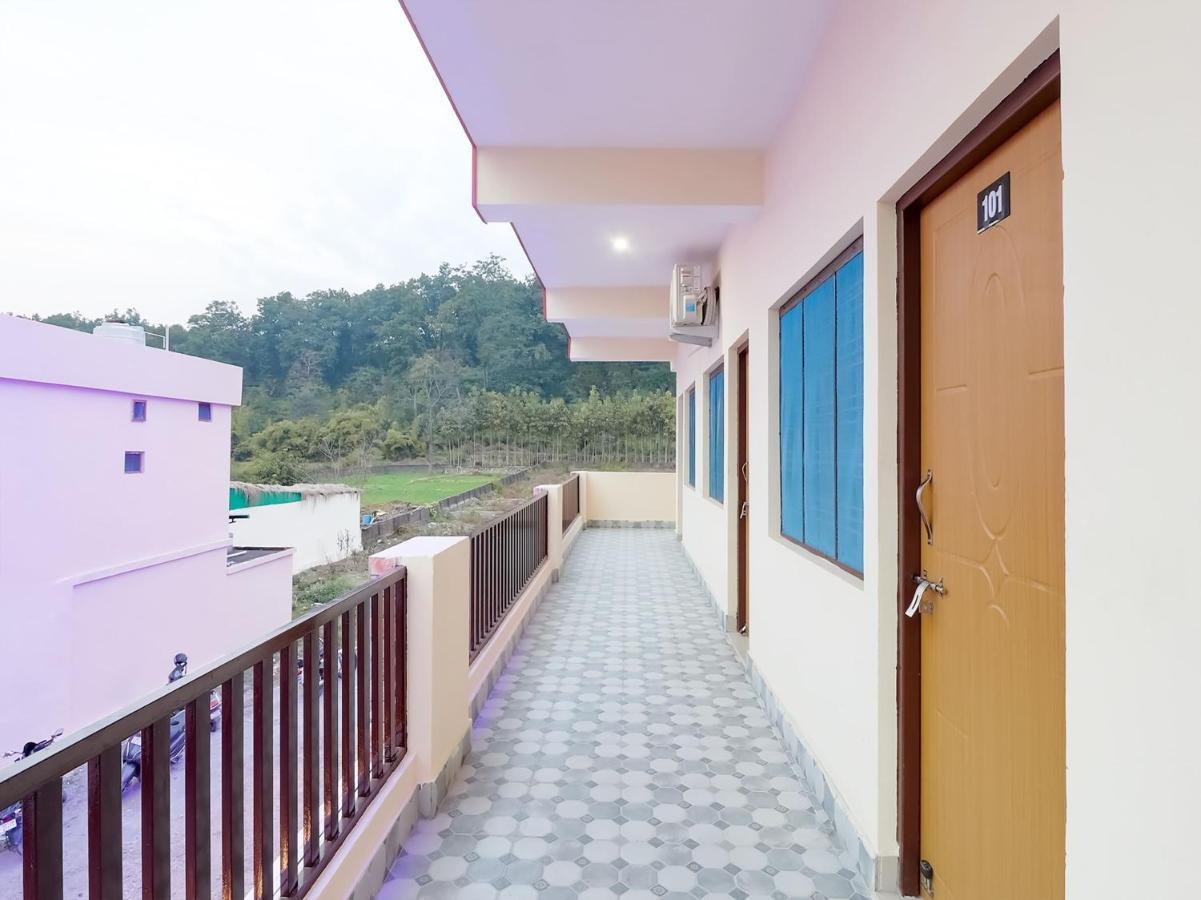 Oyo 84661 Lakshmi Home Stay Jhājra Exteriör bild