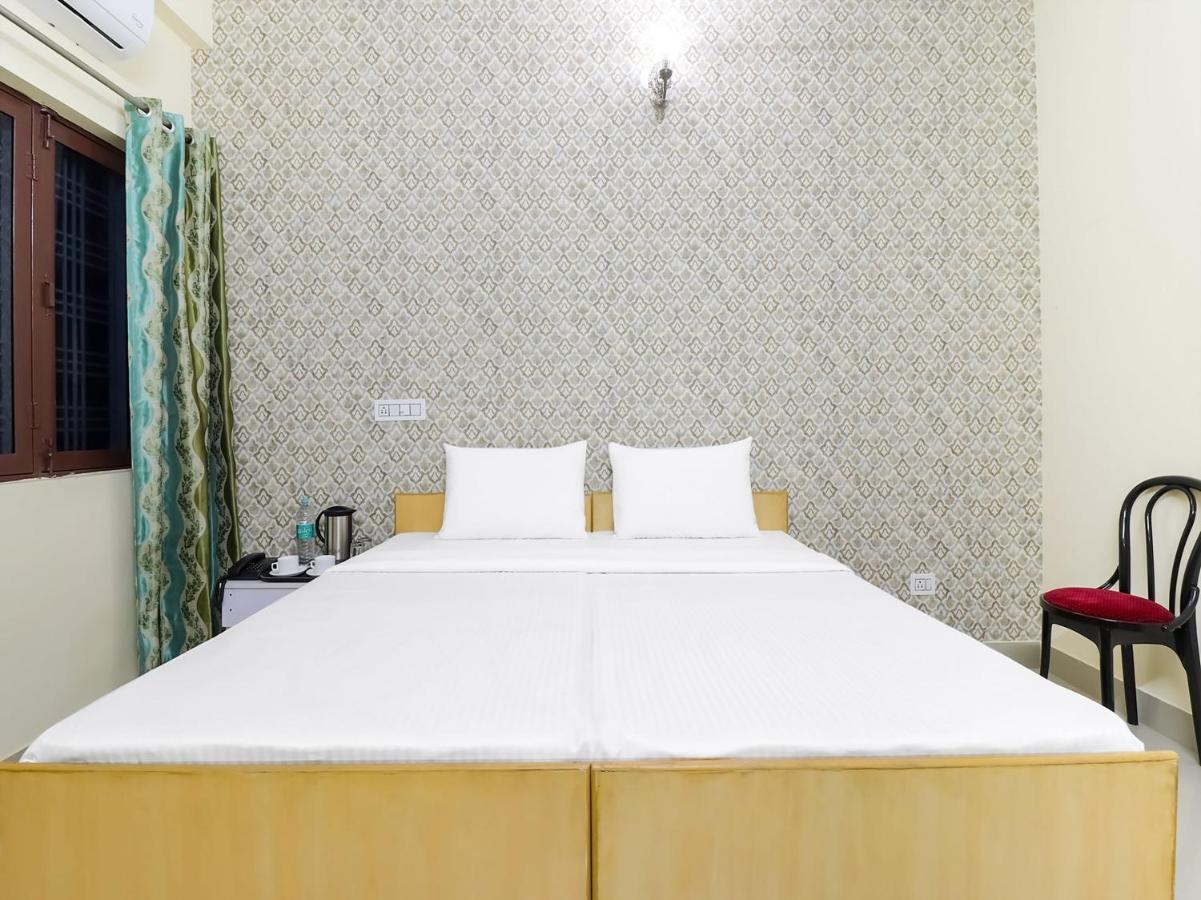 Oyo 84661 Lakshmi Home Stay Jhājra Exteriör bild